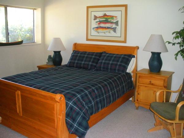 Bedroom 2, Private Bath, Mountain Views