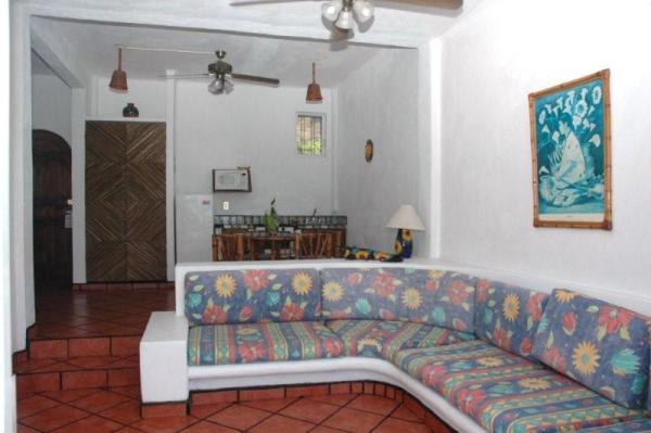 livingroom & kitchen