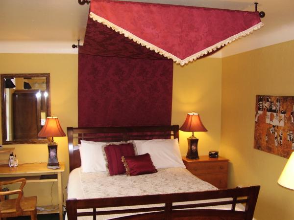 Douglas Fir Room