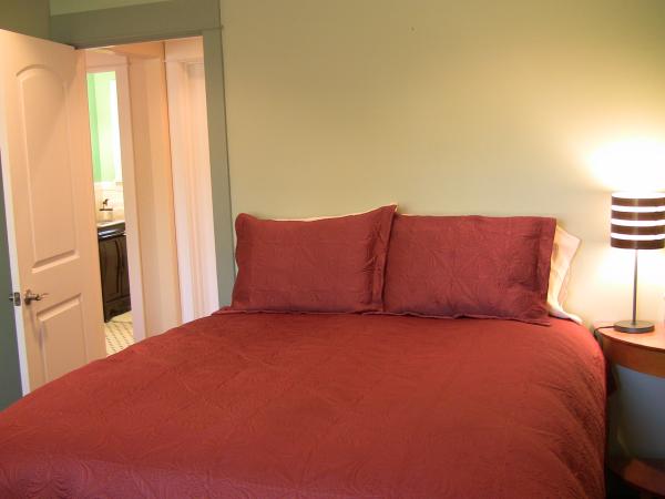 4th bdrm. Qn. bed, computer w/high speed & wifi