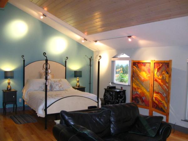 Great Room - queen bed