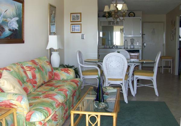 Kitchen Dining Area