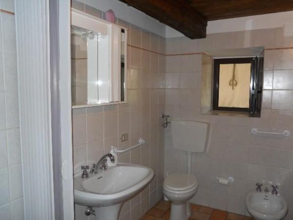 Casa Vecchia Bathroom