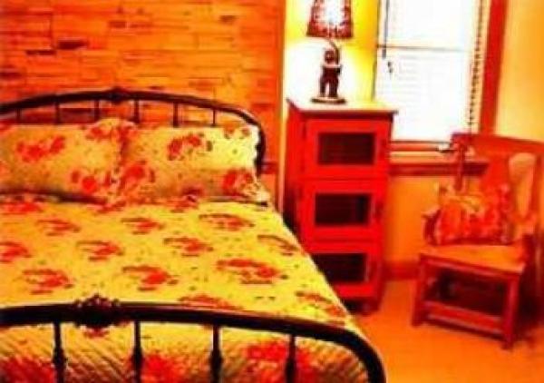 Bedroom 4 - queen size bed