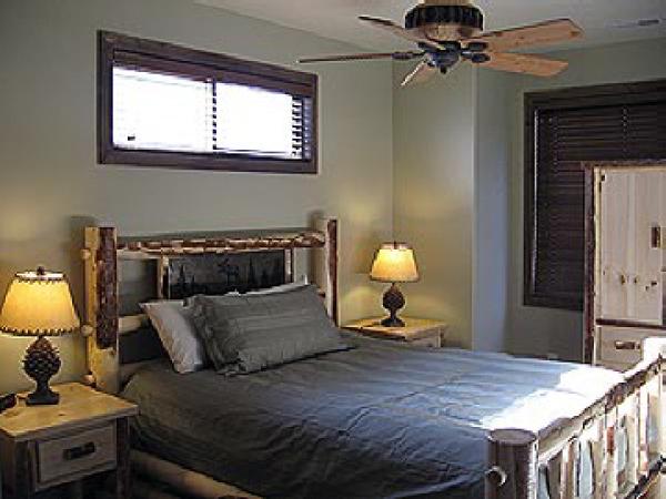 Queen Bed Room