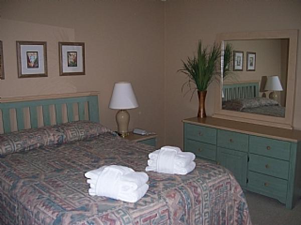 Queen Bedroom
