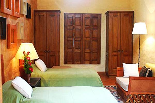 Courtyard Twins Bedroom