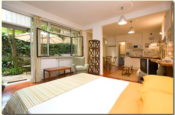 Bedroom and View onto the Garden