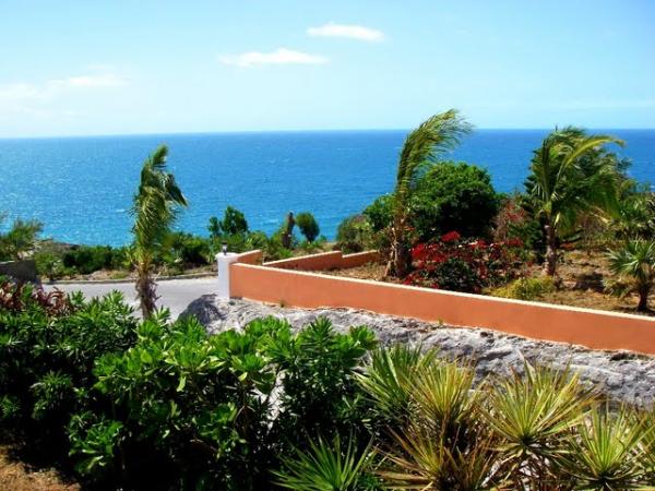 Papayas House View from Porch and Living