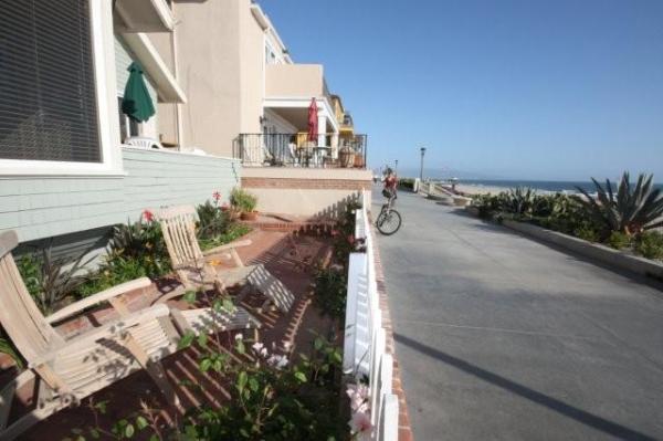 Front Yard with Lounge Chairs