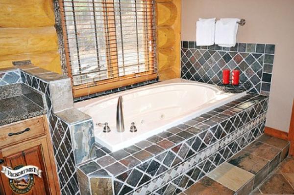 acuzzi Bathtub in the Bathroom 