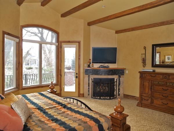 Grand Master Suite #1 (balcony, TV, fireplace)