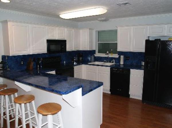 Kitchen with Breakfast Bar