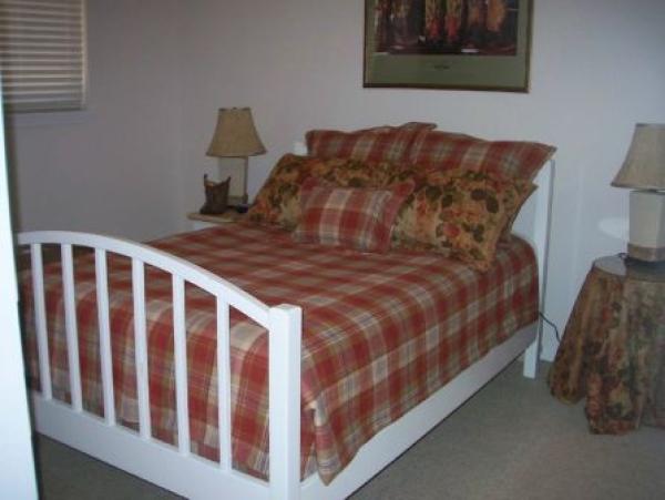 Second Bedroom With Luxury Mattress & Twin Rollawa