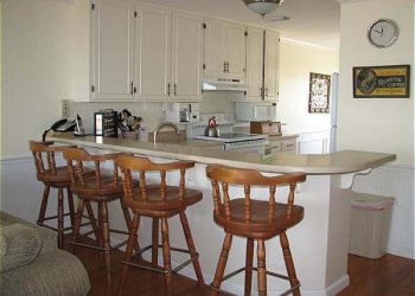 Kitchen with Seating for 4 at the Bar 