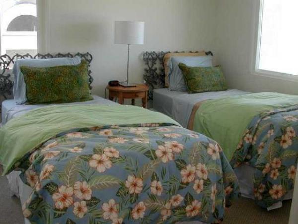 Twin Bedroom