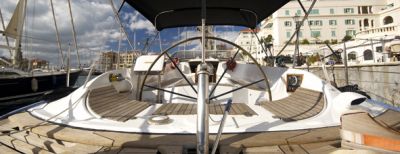 Yacht helm