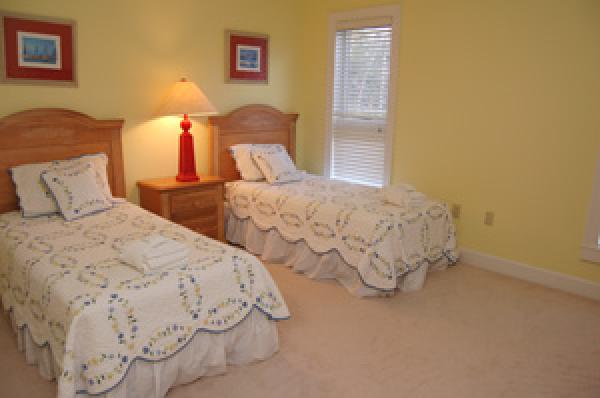 Bedroom With Twin Bed