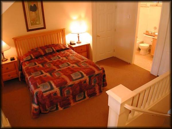 Loft Bedroom 1 Queen Bed