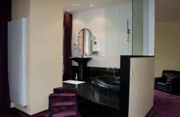 6th Bathroom