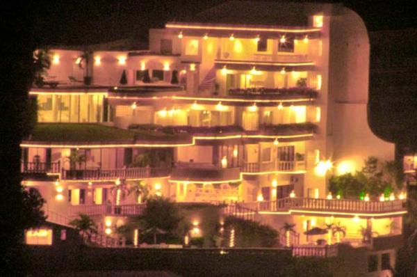 20,000 Square Feet of Brilliant Elegance