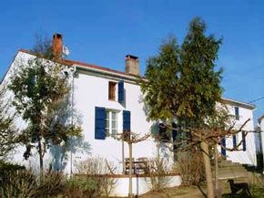 La Riviere Farmhouse for sale