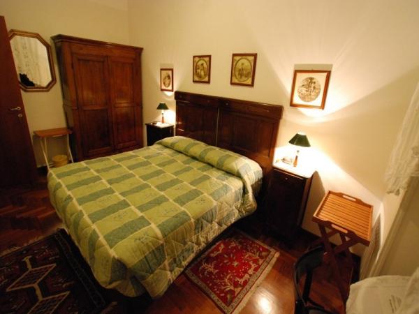 Courtyard Room
