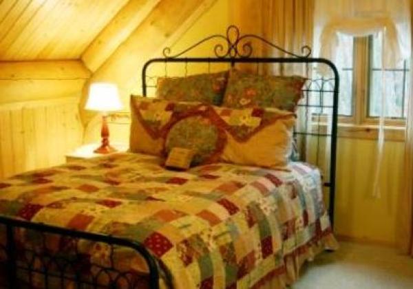 Master Bedroom w/lake views & deck access