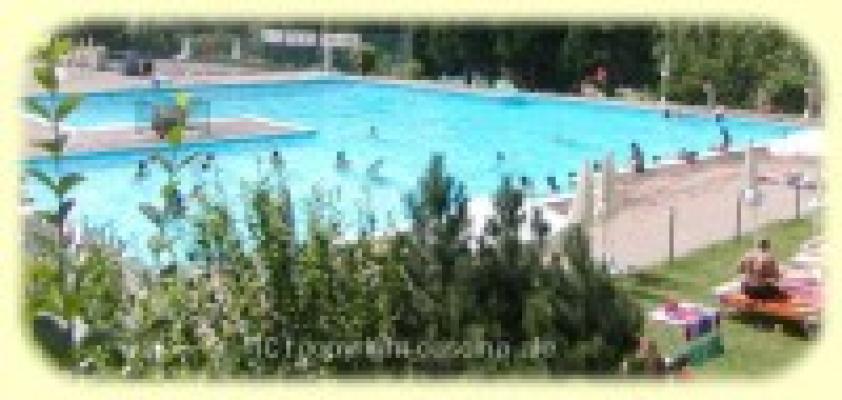 Communal Pool (5 mins)