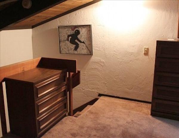 Twin Bedroom