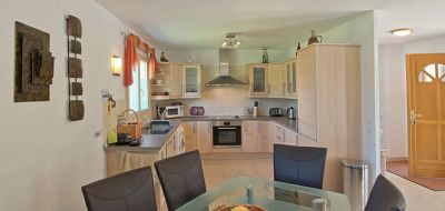 Kitchen dining area