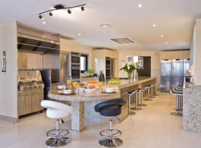Modern kitchen with breakfast bar