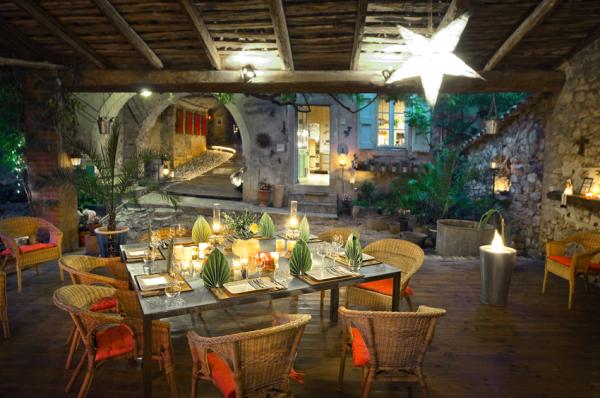 patio prepared for diner