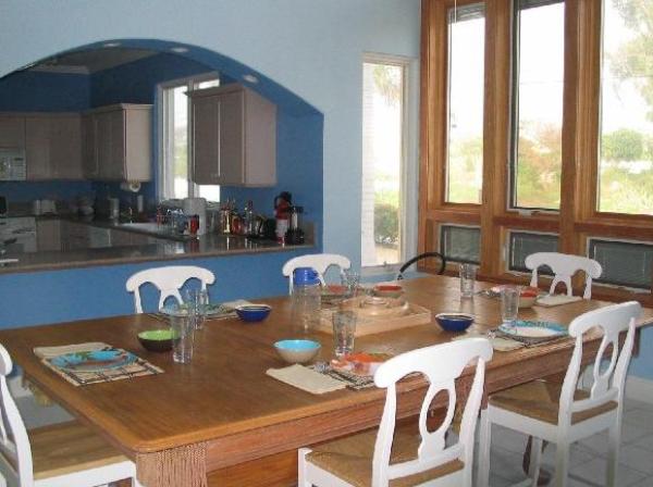 Dining Area & Kitchen