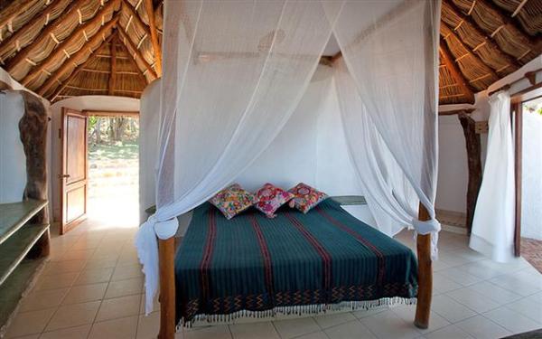 Four poster double bedroom