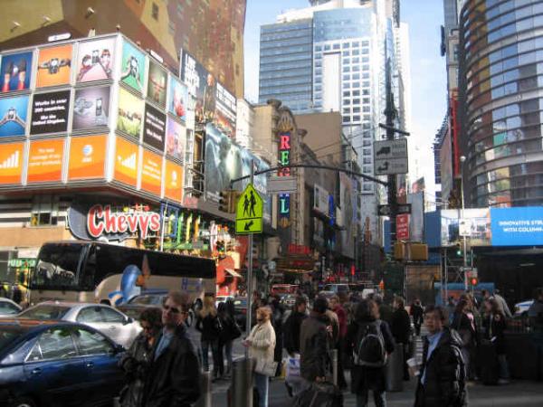 Walking distance to all theaters and shopping area