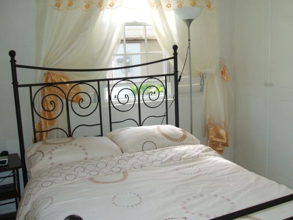 Front bedroom