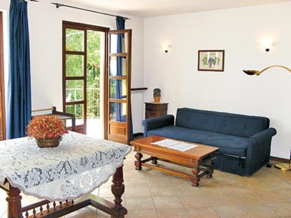 Living Area - Pink Apartment 