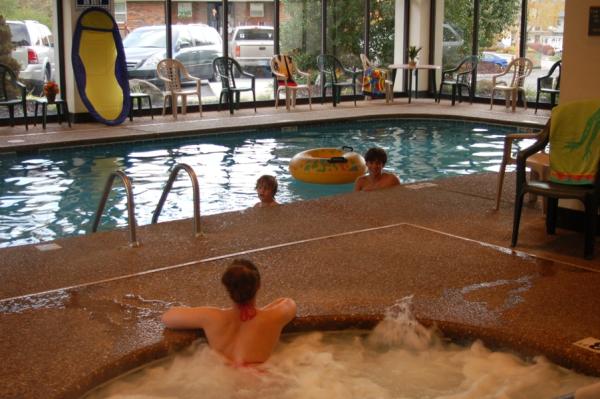 Inddor Pool and Hot Tub