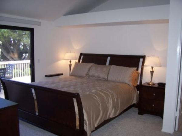 Master BR has King and opens up to deck