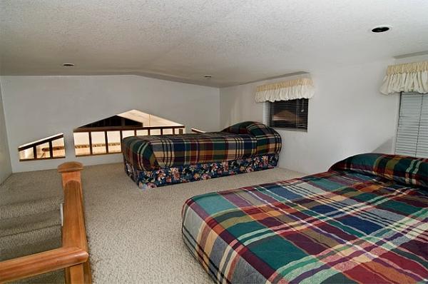 Twin Bedroom