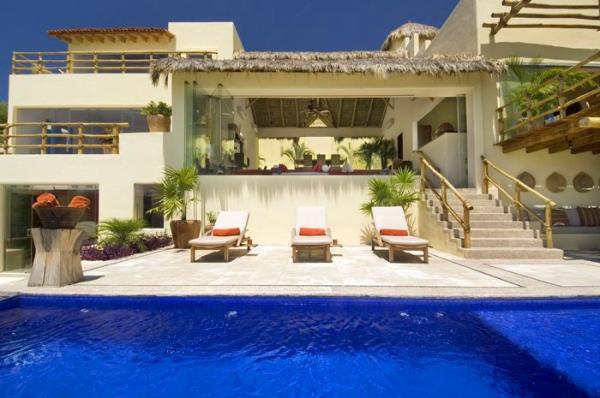 Gorgeous Infinity Edge Pool
