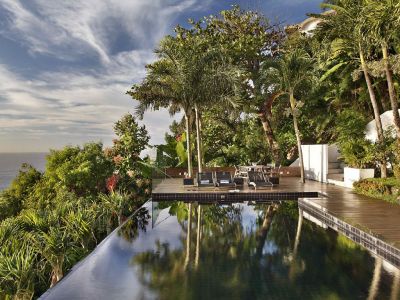 Rio de Janeiro sea front pool