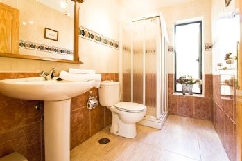 Master Bed Ensuite Walk In Shower