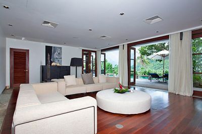 Renaissance Villa living room