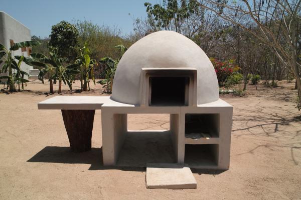 Cangrejo y Toro   Pizza Oven