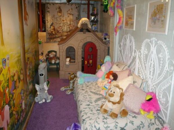 Playhouse Bedroom for kids with twin bed & toys