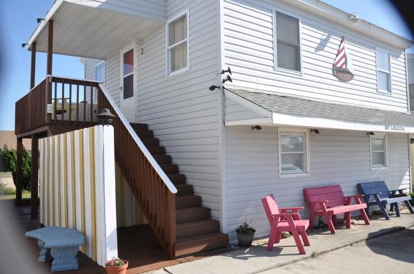 hot and cold water showers under private decks 