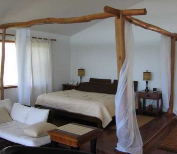 Master Bedroom with Romantic Oceanfront Lanai