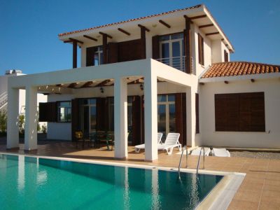 Holiday villa with view of pool